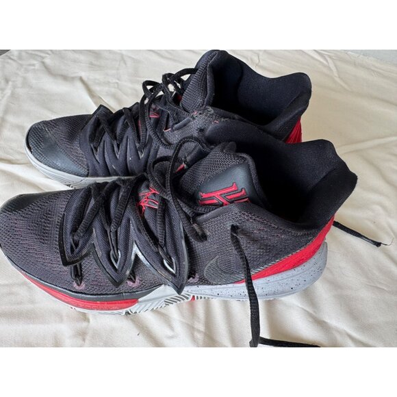 Nike Kyrie 5 Black & Red Basketball Shoes Size 9 Mens Mesh Upper Lace-Up Design - Picture 2 of 7